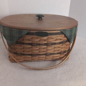 Longaberger Traditions Family Basket, Liner & Protector Large 1995 With Lid